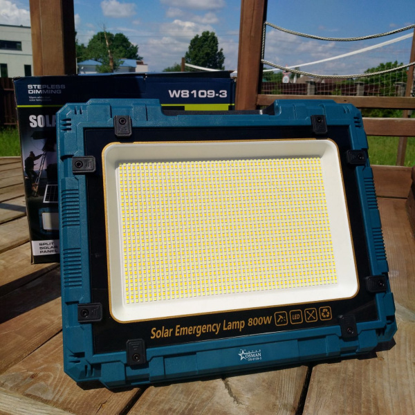 Прожектор - светильник на солнечной батарее Solar Emerygency Lamp 800W, аккумулятор 10х18650 мАч / Power Bank